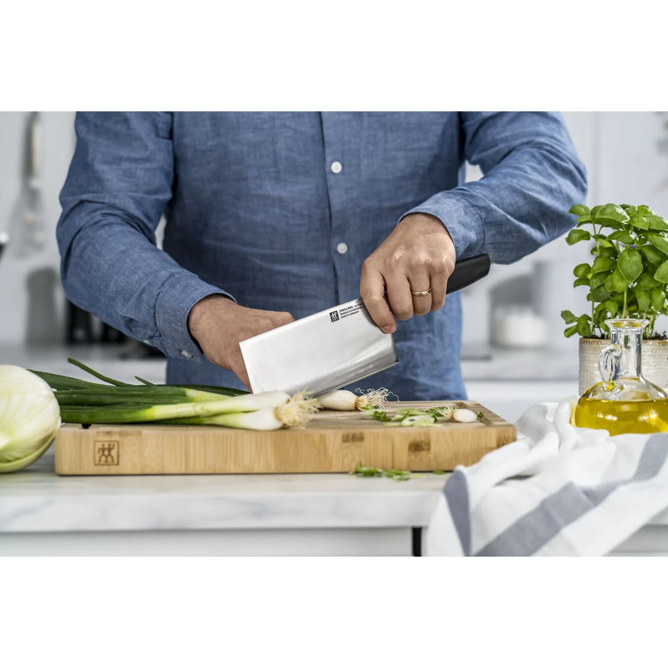 Zwilling Cuchillo De Chef Chino 18 Cm, Negro 5 Zwilling Cuchillo De Chef Chino 18 Cm, Negro - Imagen 3